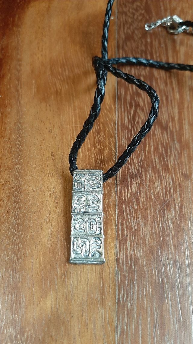 Collar jeroglíficos 