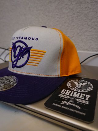 Gorra Grimey Snapback Burning and Looting Yellow