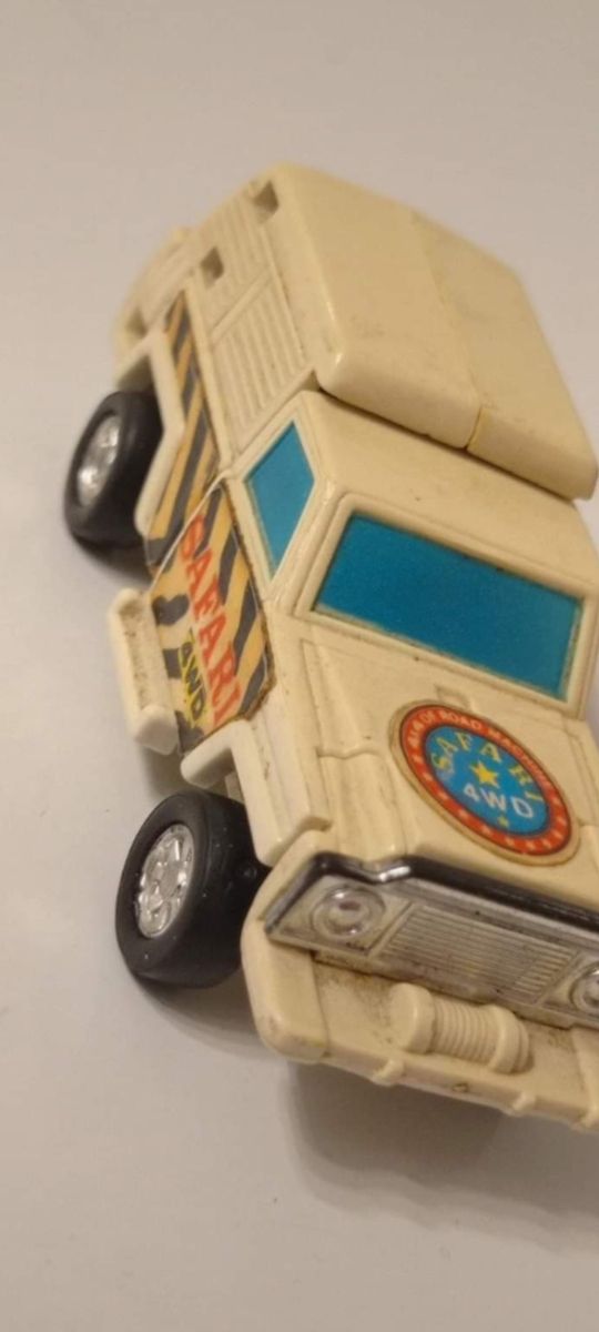 *COCHE TRANSFORMER ARTEC 1/64