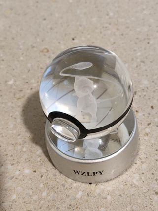 Pokémon: Mew sfera di cristallo (lampada notturna)