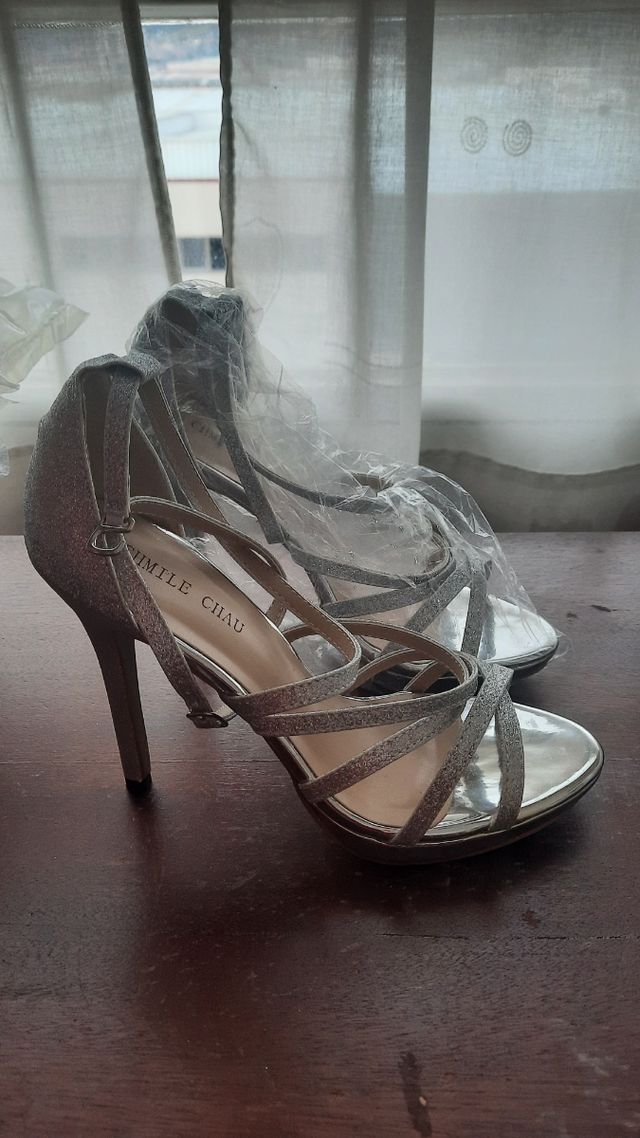 Sandalias de tacon nuevos