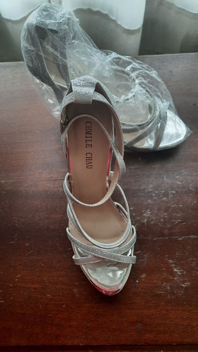 Sandalias de tacon nuevos