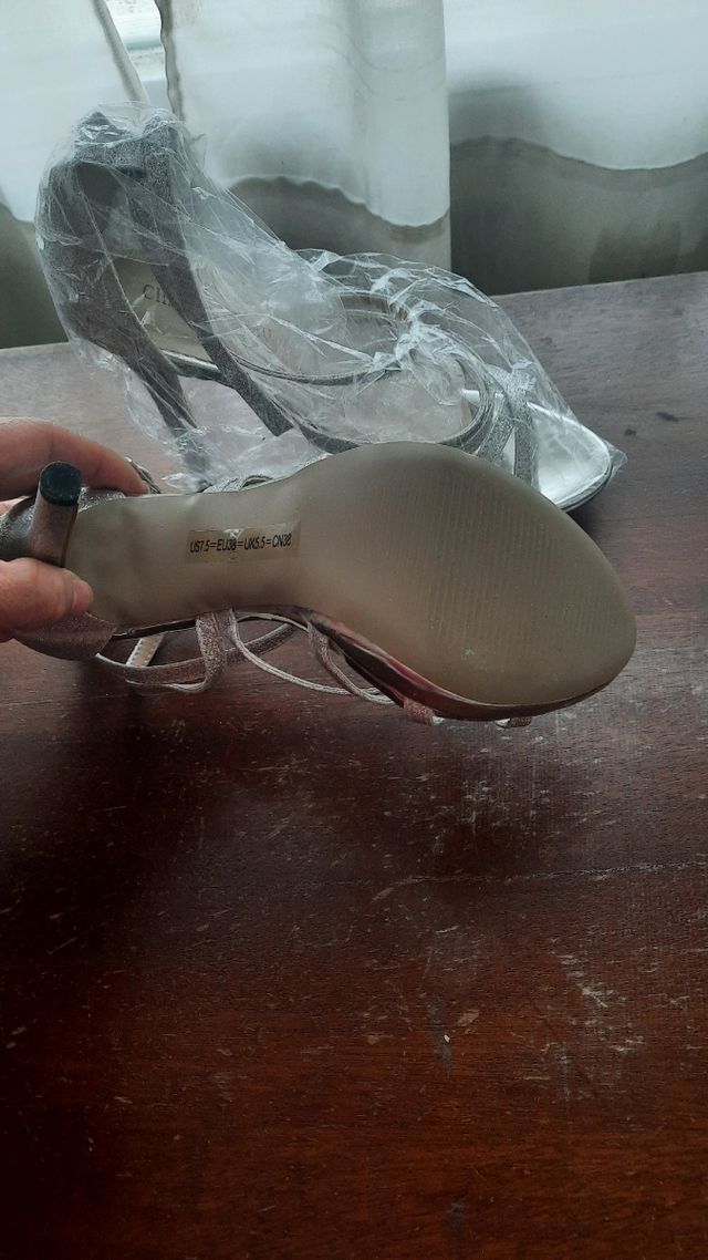 Sandalias de tacon nuevos