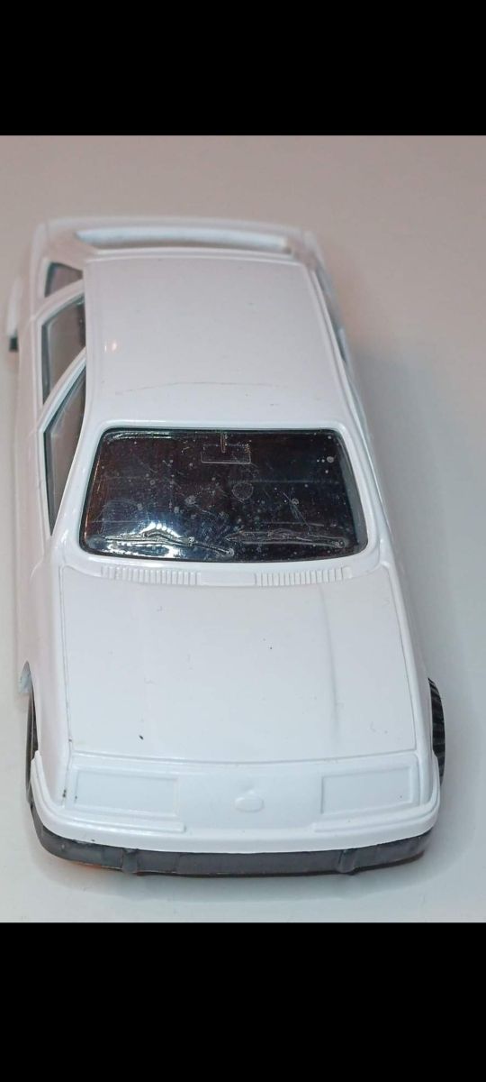 *FORD SIERRA 1/43 TRANSPLASTIC