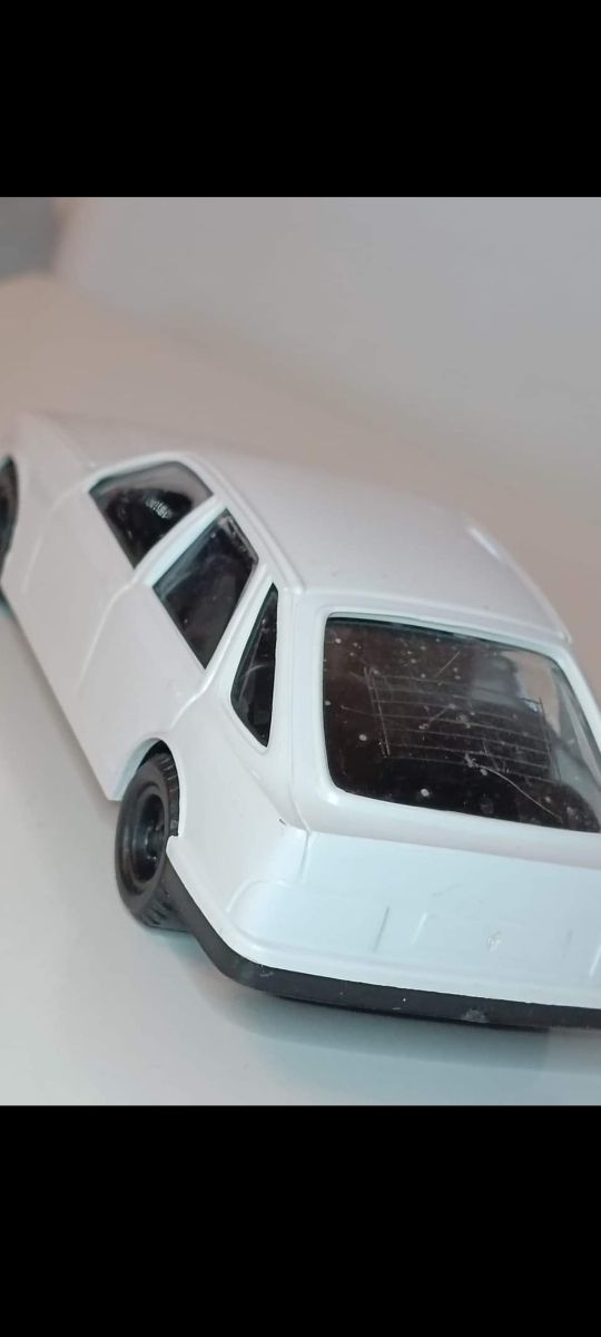 *FORD SIERRA 1/43 TRANSPLASTIC