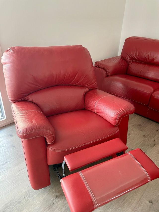 Sofá y sillón de piel como nuevos