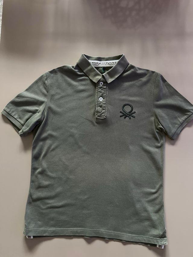 Polo verde Benetton. Impecable