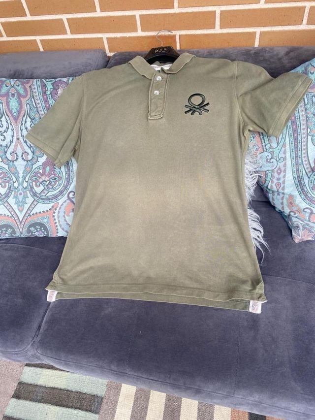Polo verde Benetton. Impecable
