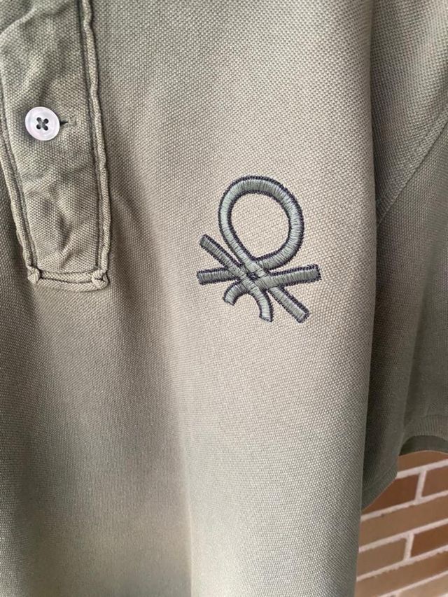 Polo verde Benetton. Impecable