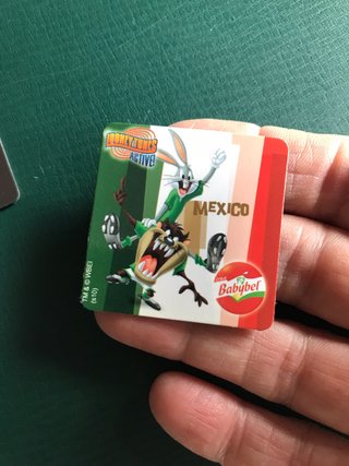 3 MAGNETS LOONEY TUNES ACTIVE MUNDIAL FÚTBOL 2010