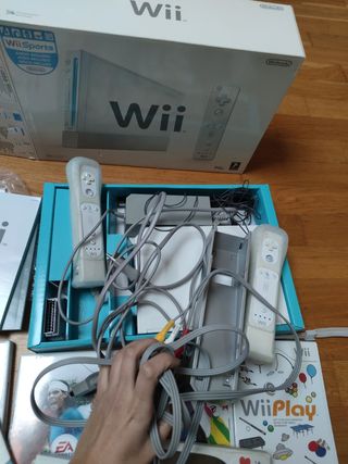Nintendo wii 2 mandos y 6 juegos