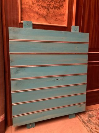 Mueble expositor tienda rieles