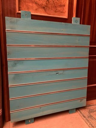 Mueble expositor tienda rieles