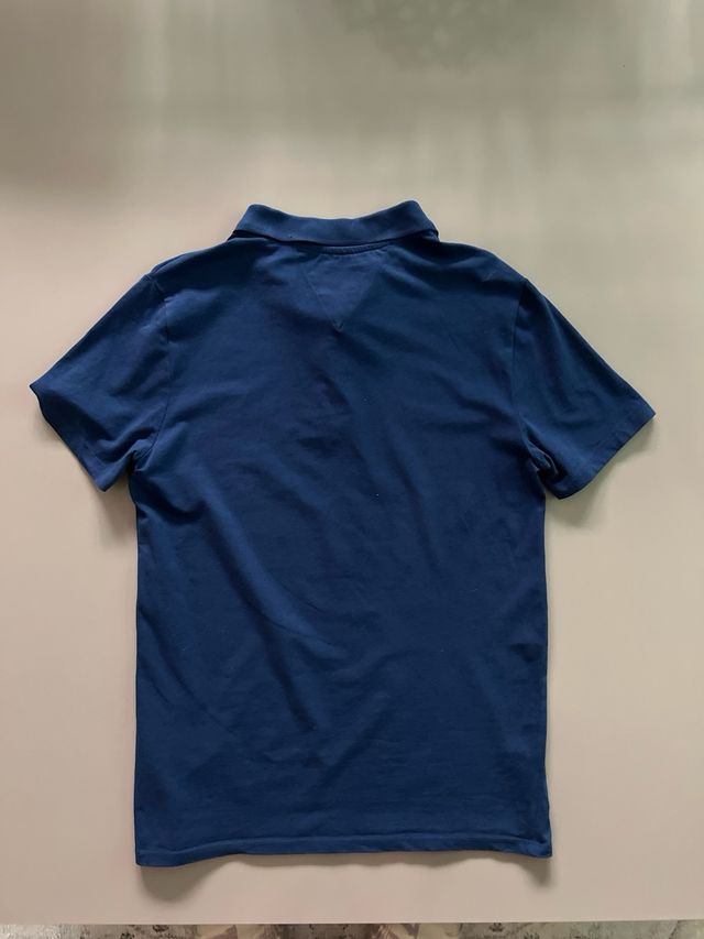 Polo azul Guess. Impecable