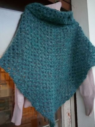 scialle in lana pregiata handmade