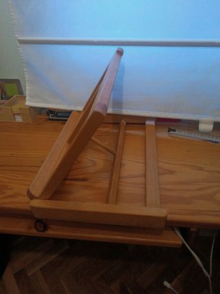 Atril de madera 