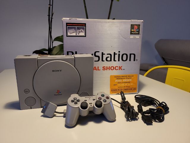 PS1 con CAJA ORIGINAL DUALSHOCK
