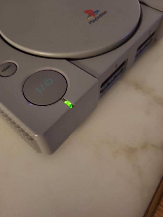 PS1 con CAJA ORIGINAL DUALSHOCK