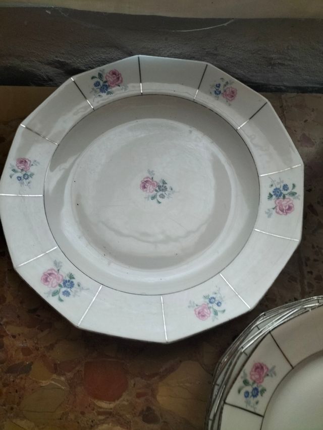 Servicio de mesa, porcelana francesa.