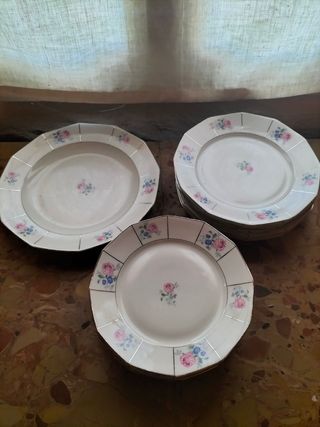 Servicio de mesa, porcelana francesa.