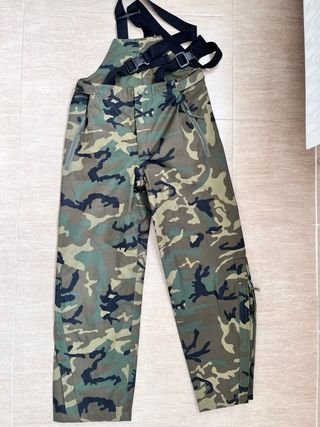 pantalon de agua talla L