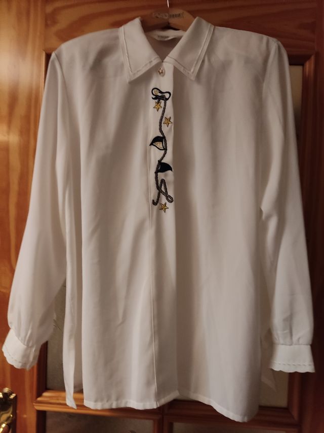 Camisa blanca de mujer