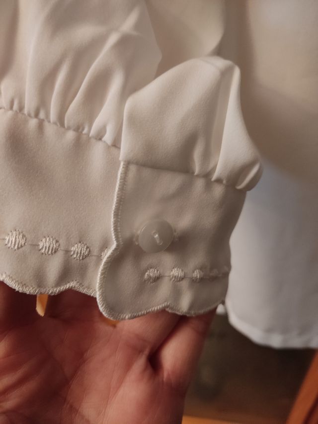 Camisa blanca de mujer