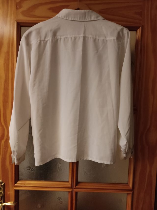 Camisa blanca bordada