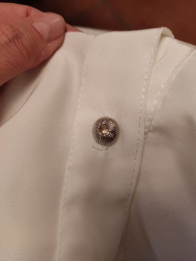 Camisa blanca bordada