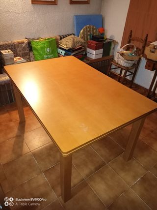 Mesa de pino macizo y armario