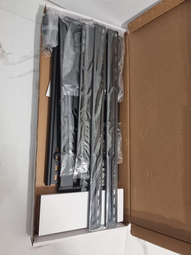 Staffa supporto TV fino ad 80"