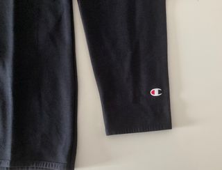 Champion. Sudadera negra. Talla M