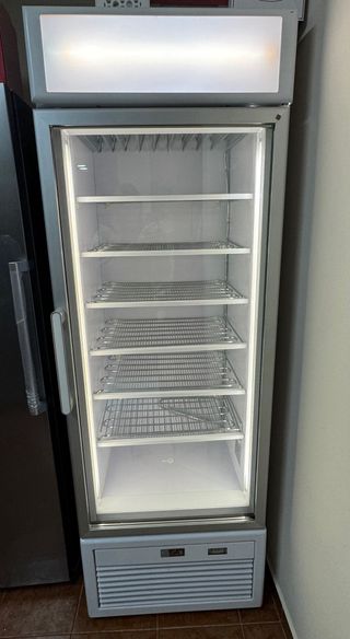 Aprovecha, Expositor Congelador con Iluminación