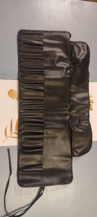 Estuche brochas maquillaje 