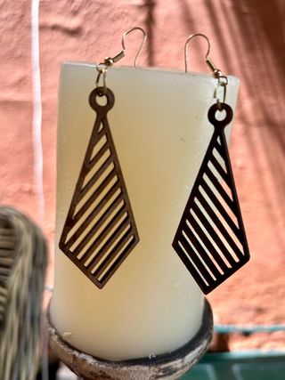pendientes de madera