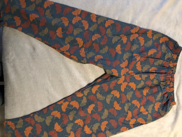 Pigiama con stampa gingko