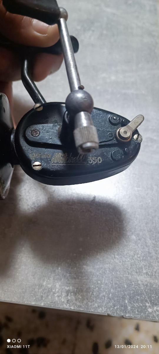 CARRETES DE PESCA MITCHELL 350 - VIKING 850.