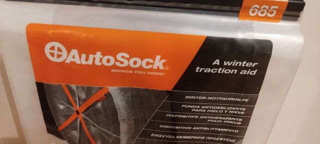 Funda nieve rueda coche.