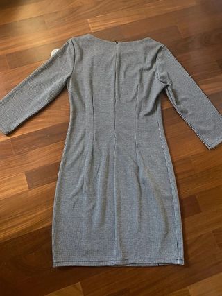 vestito grigio nuovo