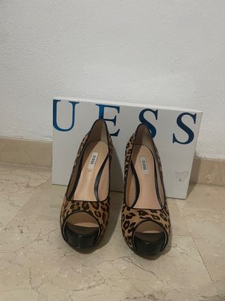 zapatos tacon guess