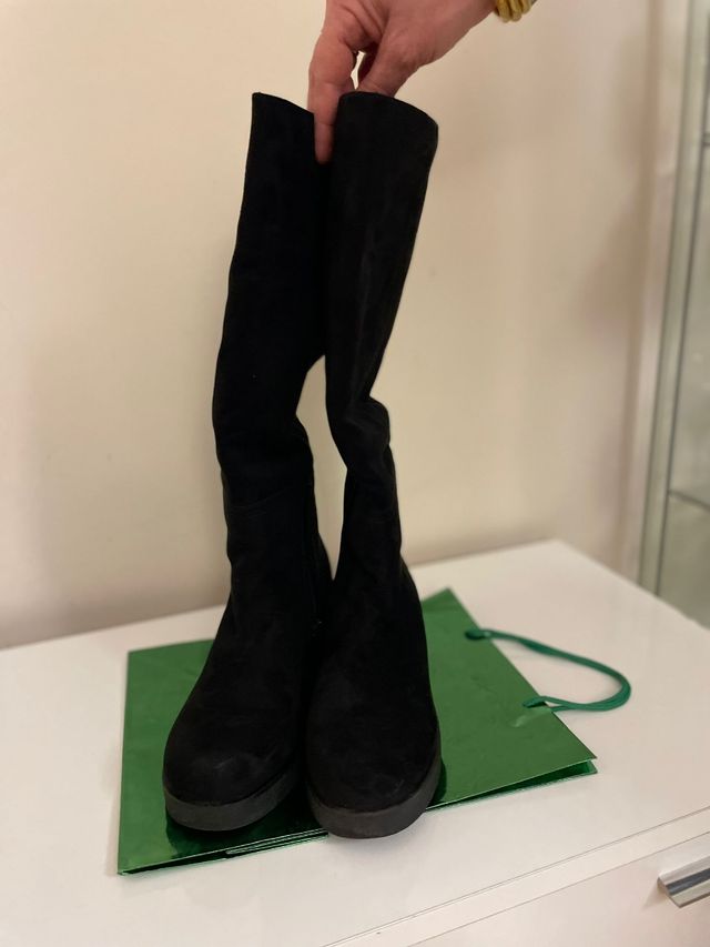 Botas negras de ante