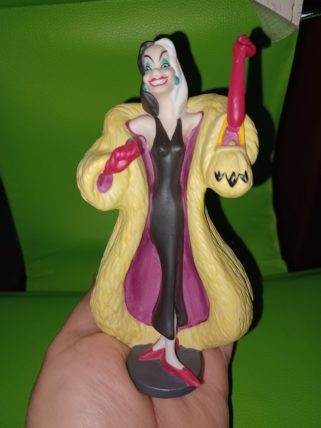 figura disney cruella 101 dalmatas