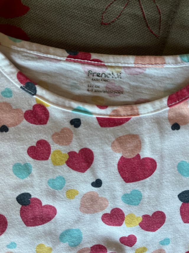 Camiseta niña corazones Prenatal talla 6-7 años