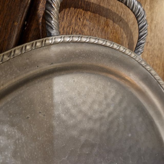 Vassoio da portata  vintage in peltro