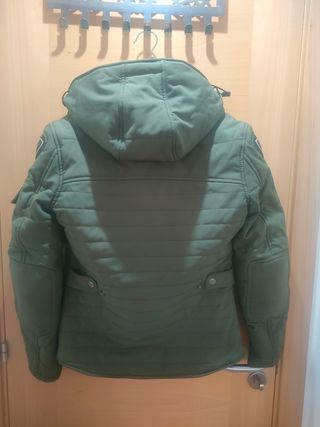 Cazadora moto chica con espaldera