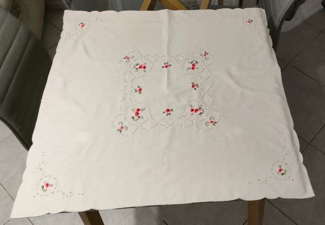 Servizio da thè ricamato