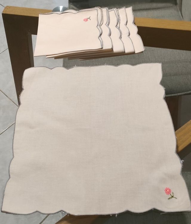 Servizio da thè ricamato