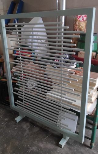 Precioso biombo, muy bonito y práctico.