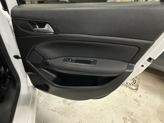 se venden tapizados de puerta peugeot 308
