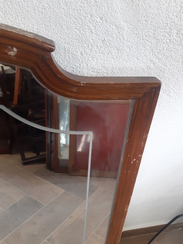 Espejo antiguo de estilo isabelino biselado bonito